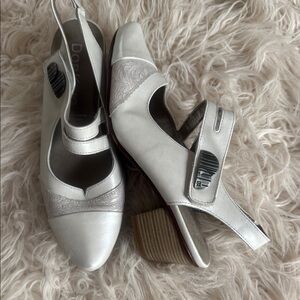 DorKing Women's Shoes Sz 36